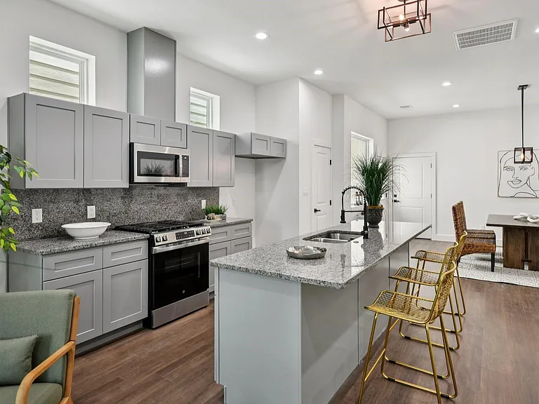 6808 Madrid St — Photo 17