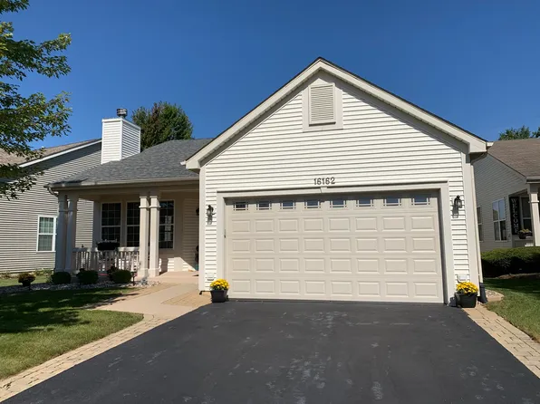16162 Seneca Lake Cir, Crest Hill, IL 60403