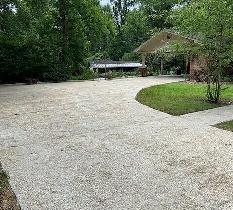 2nd image of 439 Geiger Lake Rd