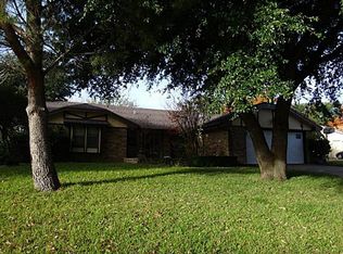 229 Haywood Dr, Benbrook, TX 76126