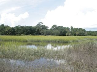 43 Coffin Point Rd, Saint Helena Island, SC 29920