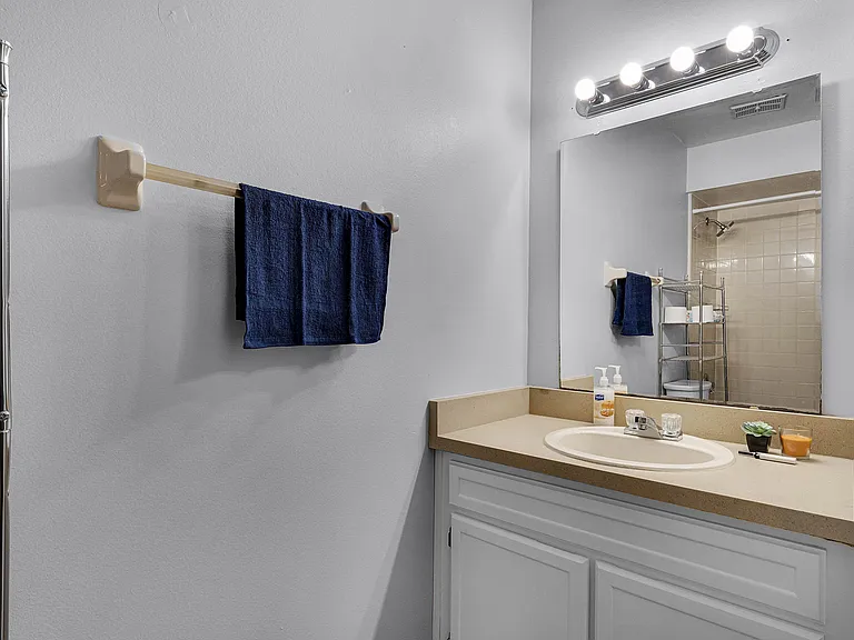 Second FULL bathroom