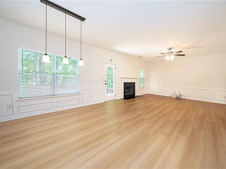 715 Moonlight Way — Photo 13