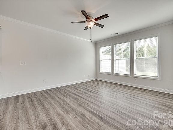 3rd image of 642 Altamonte Dr