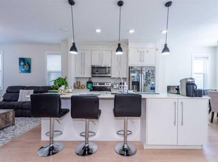 30 N Cornerstone Mnr NE #412, Calgary, AB T3N1E6