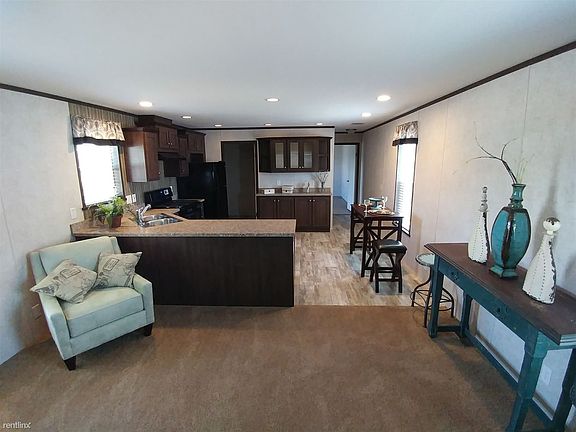 4th image of 8 Apple Ln