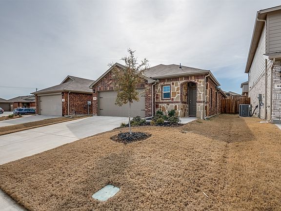 2nd image of 918 Country Rd