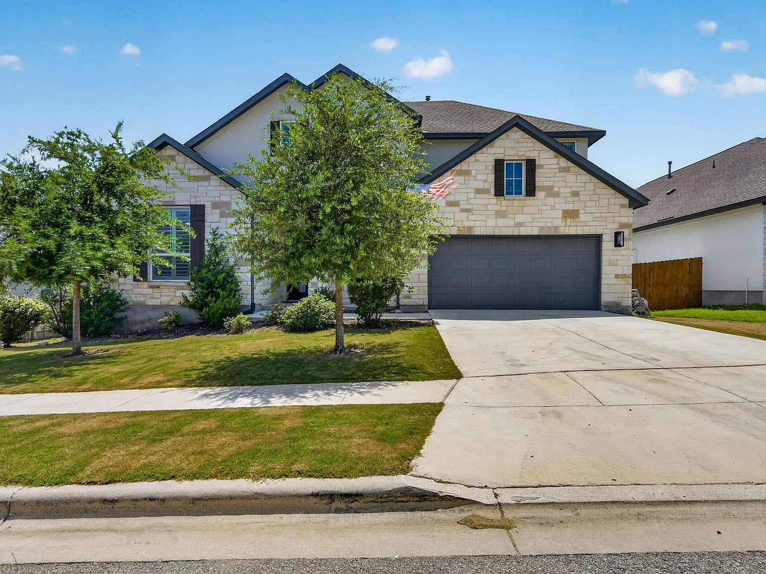 4 bed, 3.5 bath, 3067 sqft, $3,195 — Photo 2