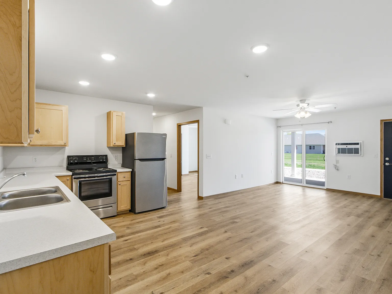Carver Flats - 211 — Photo 2