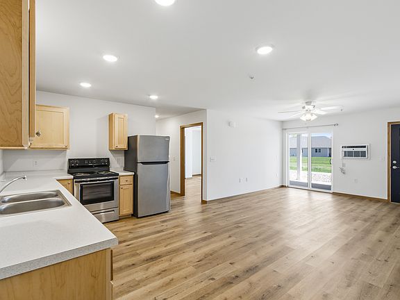 2nd image of 1360 Bayberry Ln #309