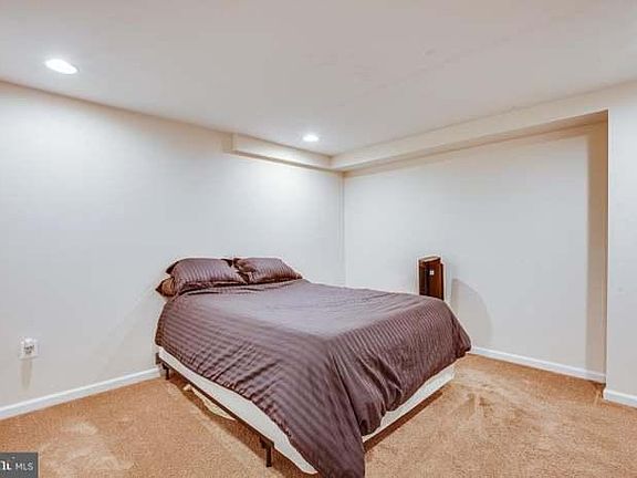 4th image of 5 Brown Cir