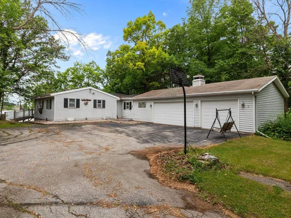 732 Bullhead Lake Rd, Brillion, WI 54110