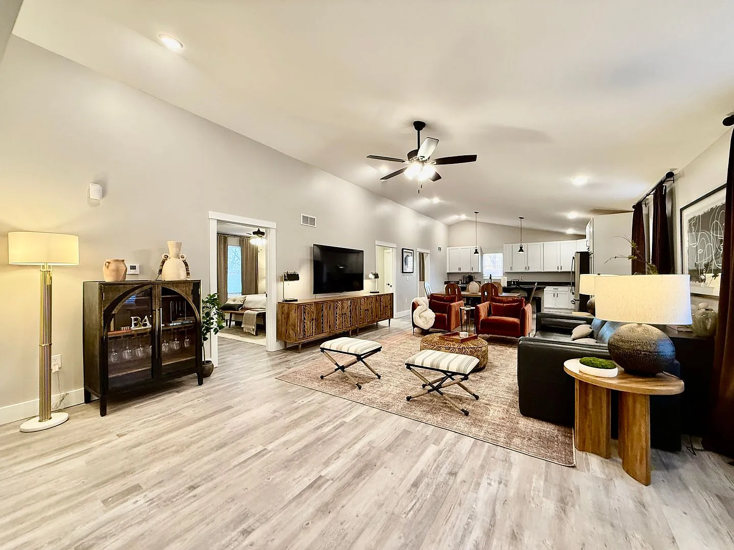 Bright New 5 Bedroom Ranch Retreat In West Chester — Photo 2