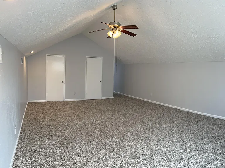 6915 Briarfield Dr — Photo 15