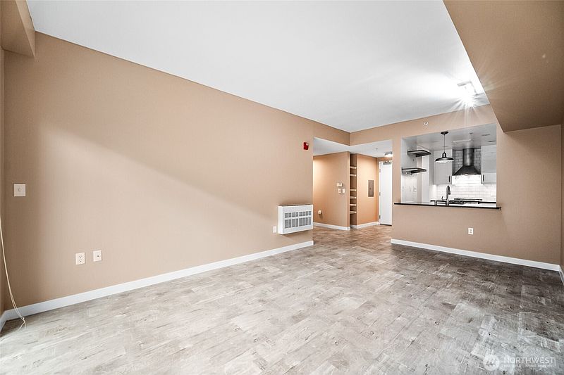 5th image of 701 Columbia Street #415