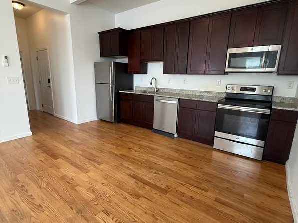 52 High St #1B, Bristol, CT 06010