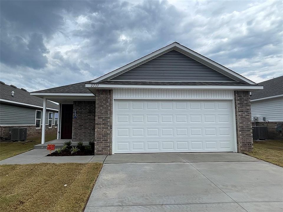 1st image of 2233 SE 90th St
