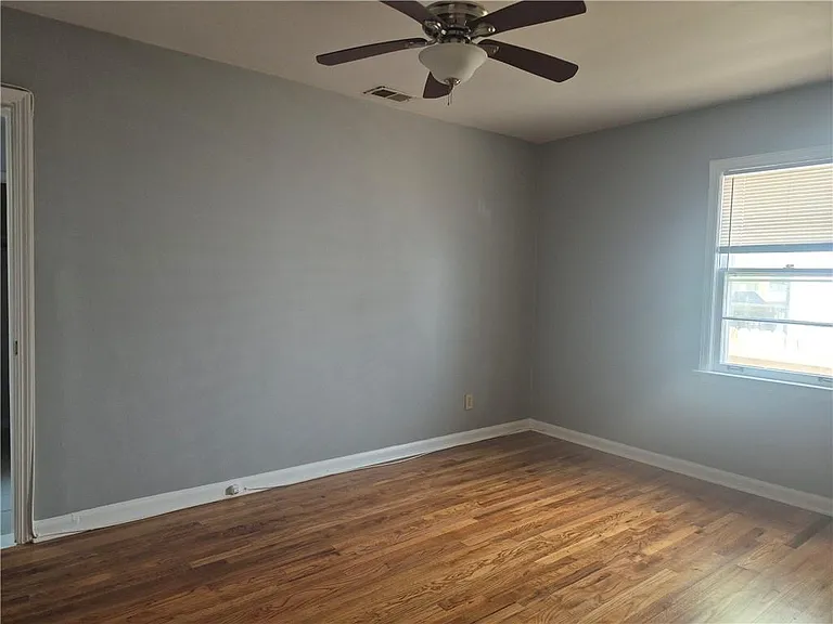 547 Westmeath Dr SW — Photo 15