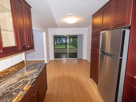 5th image of 4736 Fontana St