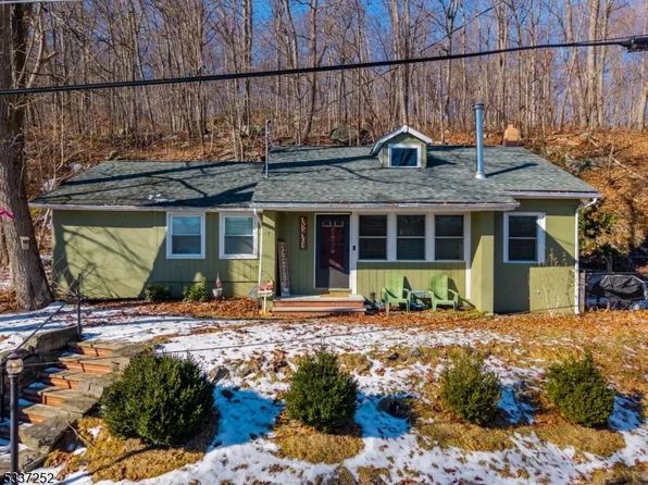 7 Beach Plz, Hardyston Twp., NJ 07460