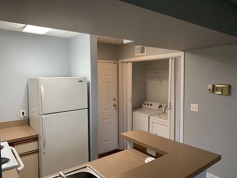 1600 Park Cir #817 — Photo 8