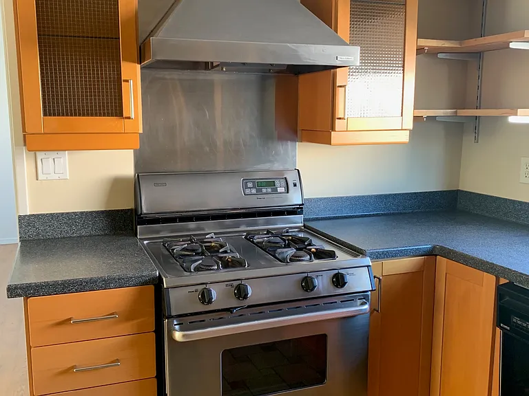 2615 W Grand Ave — Photo 6