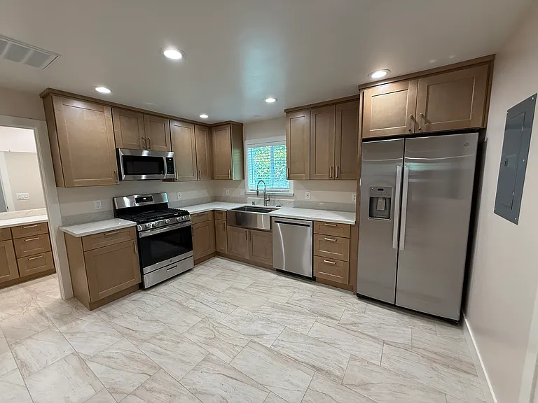 1537 Keesling Ave — Photo 6