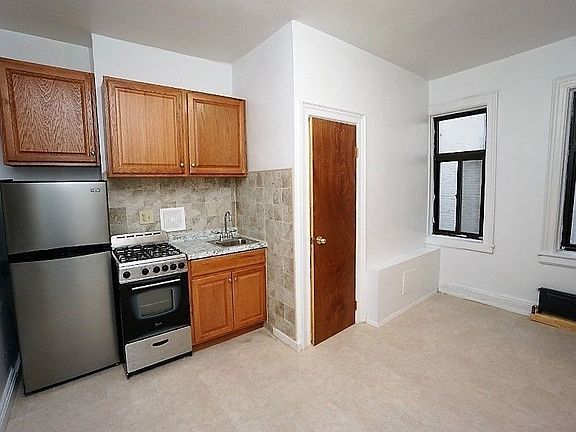 3rd image of 119 1st Ave APT 3
