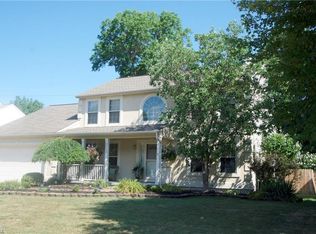 8000 Oak Tree Dr, Lorain, OH 44053