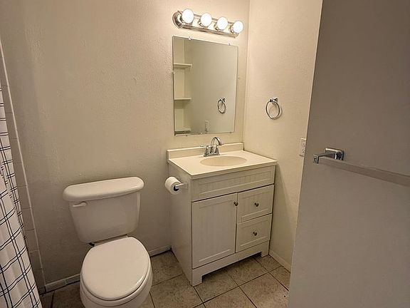 2nd image of 108 Scranton St #2