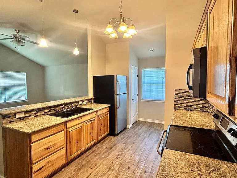 2213 S Johnson St — Photo 4