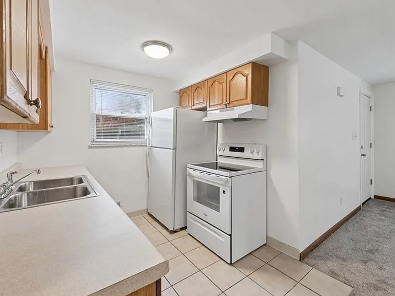403 Homewood Ave — Photo 6