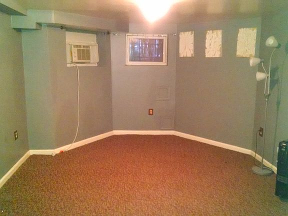 1st bed room