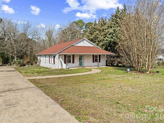 2nd image of 1315 Lithia Springs Rd