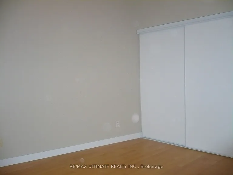 1375 Dupont St #312 — Photo 7
