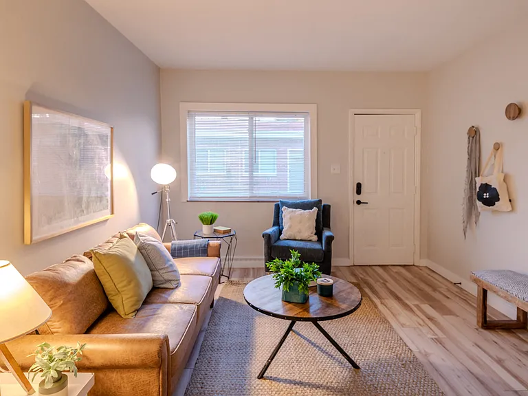 The Becton Apartments — Photo 2