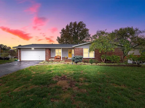 124 Timka Dr, Ballwin, MO 63011