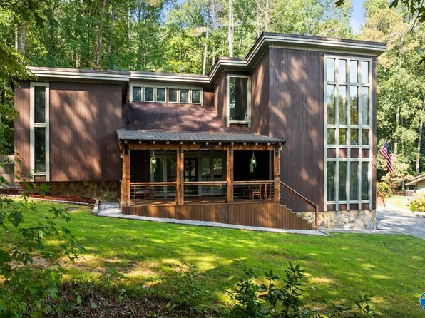 136 Catherine Dr SE, Owens Cross Roads, AL 35763