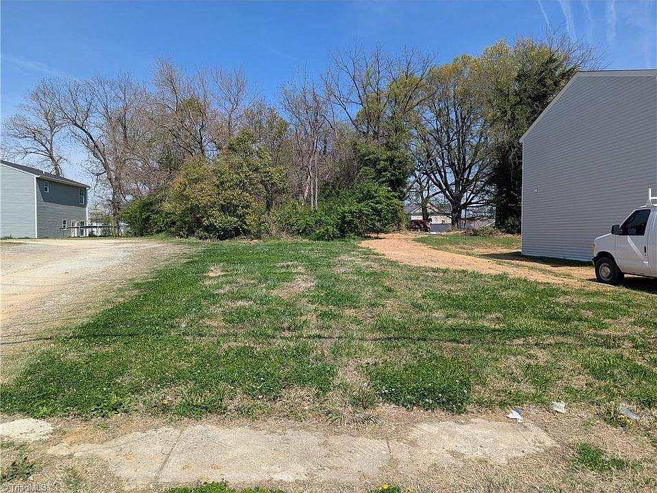 2nd image of 505 E Grimes Ave Lot 19