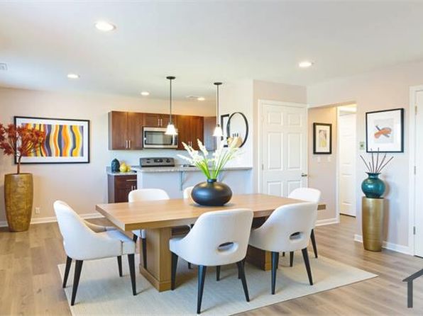 2861 Edgecombe Cir S