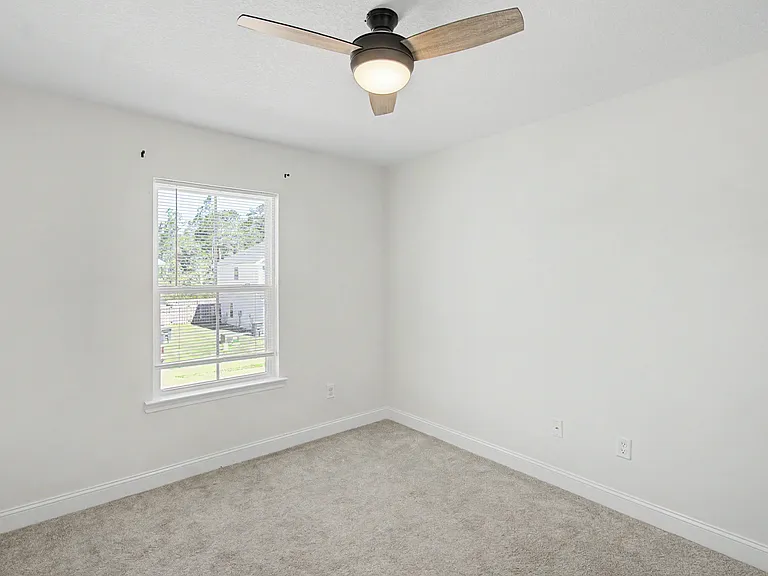 1052 Grayson Ave — Photo 16