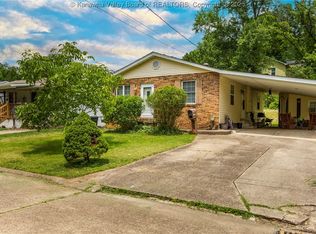 3983 39th St E, Nitro, WV 25143