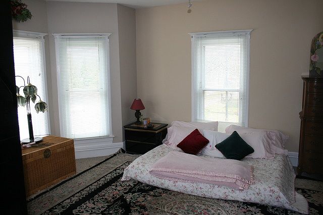 2nd image of 406 S Hough St