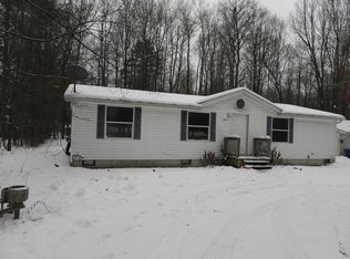 224 Radcliff Dr, Houghton Lake, MI 48629