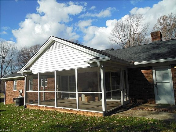 3rd image of 5162 State Highway 770