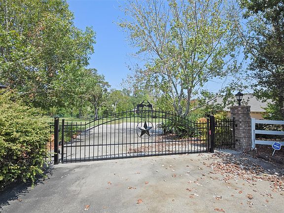 5th image of 367 Fawn Rd