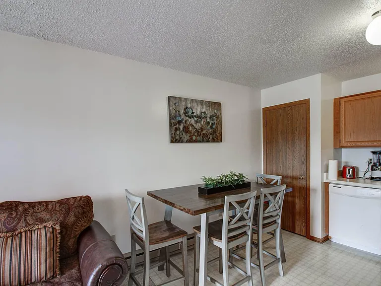 217 NE 12th Street Pl — Photo 10