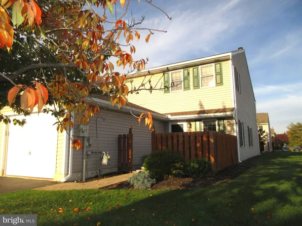106 Spruce Ct, York, PA 17408