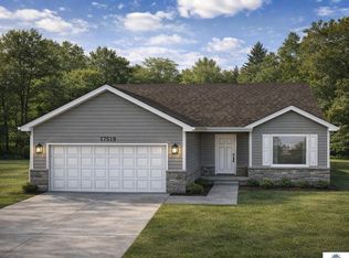 17519 Greenleaf St, Omaha, NE 68136