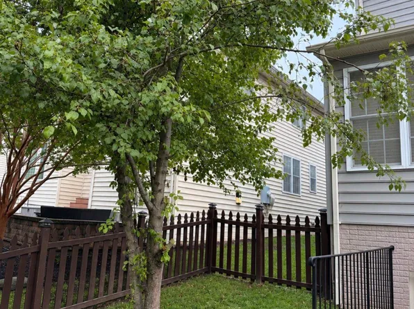 25209-25209 Eisenhower Dr, Chantilly, VA 20152